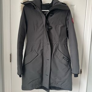 Canada Goose Rossclair Parka. Hasn’t been worn in years, in excellent condition!